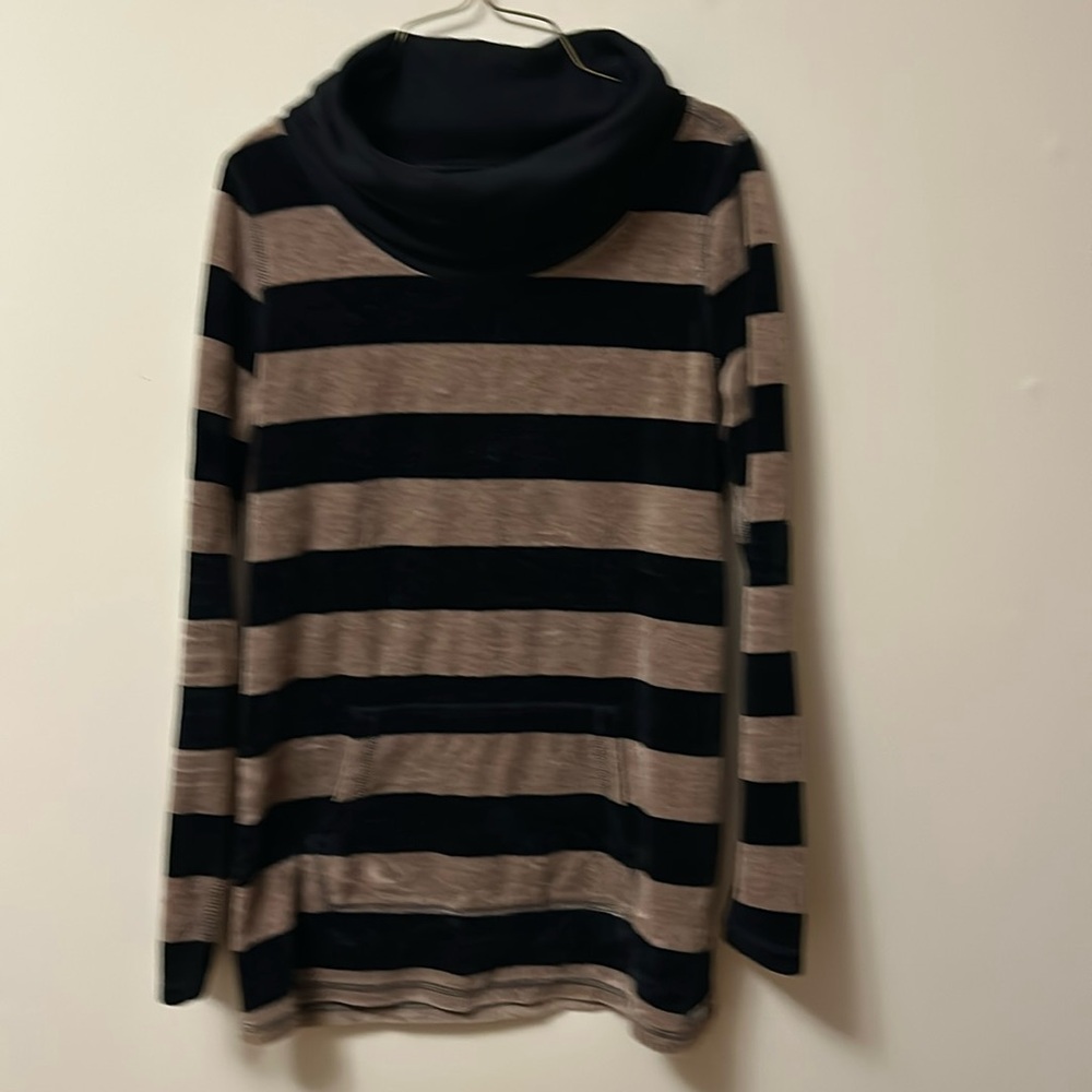 Calvin Klein performances fleece turtleneck sweater pouch pocket size M like new